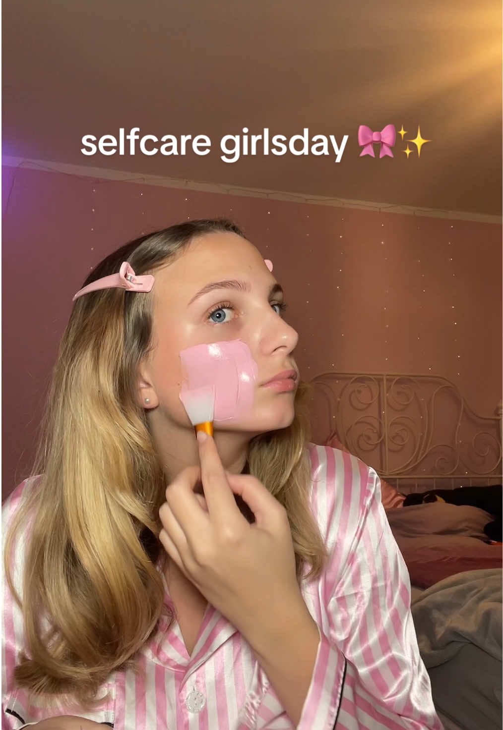 Auf meinen Insta entferne ich regelmäßig alle Männer 💁🏼‍♀️✨ Deshalb an die girls: dieselauradaa🫶🏻✨ welcher von den Schritten findet ihr am coolsten? Soll ich mehr von so einem Content posten? 🎀✨ #girlssupportgirls #skincare #girlsday #gym #heatlesscurls #glowrecipe #augenbrauenfärben #färben #haarefärben #GlowUp #glow #glowupovernight #lipstain #rosa #pink #dieselaurada #nailinspo #selfcareroutine #SelfCare