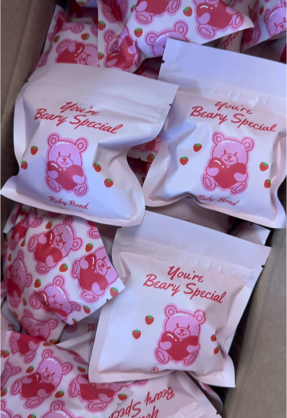 NEW drop!! Immediately adds to cart 🍓🐻 Berry gummy candy perfection 💖🍬💕 #rubybond #candy #bearyspecial #berry #gummycandy #valentinesdaycandy