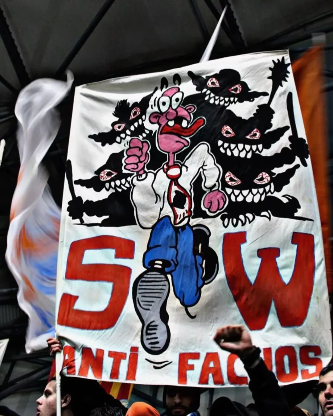 #southwinners87 #ultra #ultramarseillais #olympiquedemarseille #marseille #libertepourlesultras #sw #viragesud 
