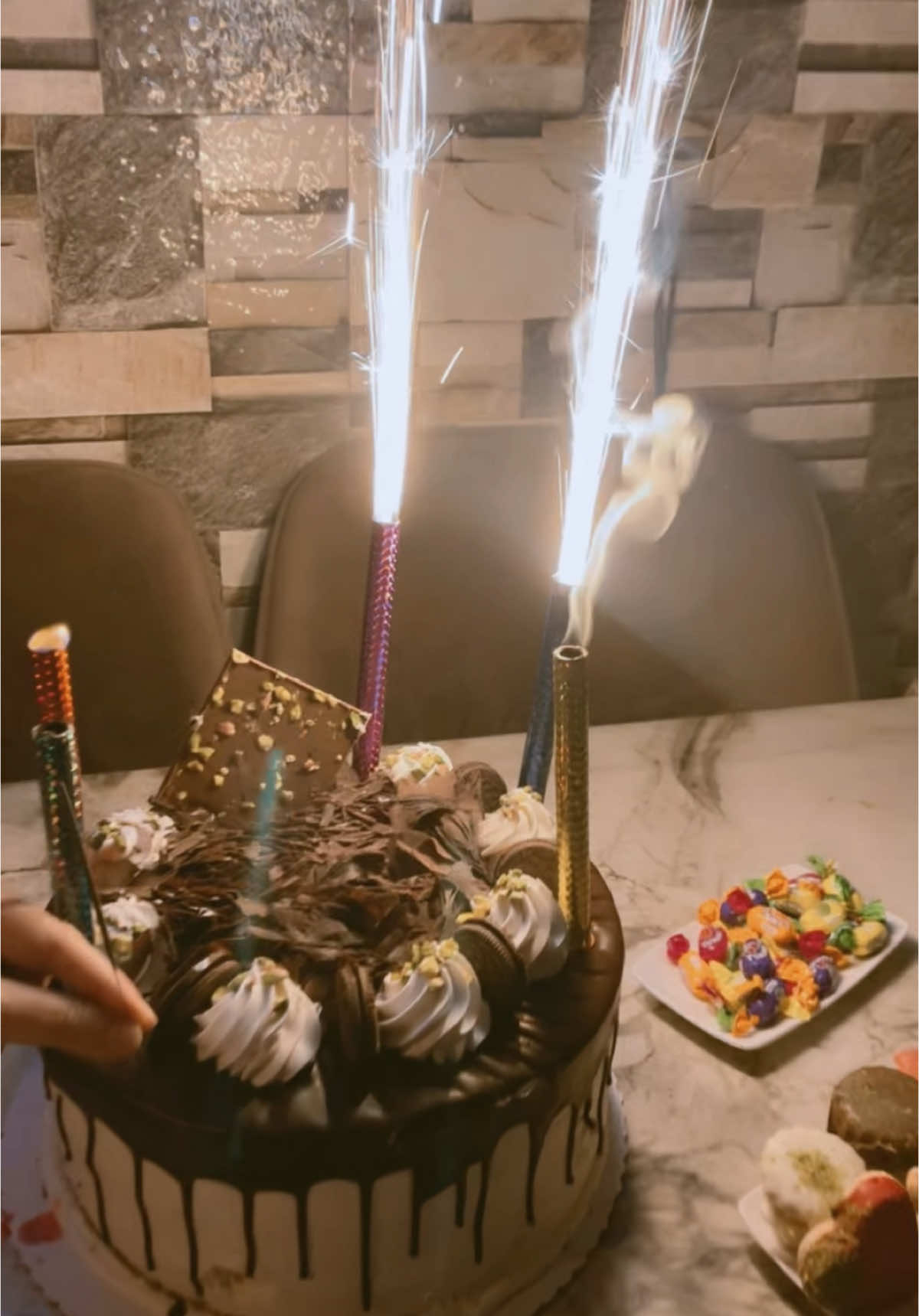 كل عام واهلي سندي 🫂😍احلى احتفال عندي الي يكون بوجود الي يحبوني حولي الله يحفظكم اليه ويحميكم من كل شر ♥️احبكم♥️ ٣ فبراير ✨💗  كل عام واني بخير  اللهم اني استودعتك عاماً جديدا من عمري ف اجعلها سنة خير وصلاح وتوفيق واستخدمني فيها للخير وقربني منك يارب 💗 #baghdad #اكسبلورexplore❥🕊 #فبراير #fypシツ #happy #happybirthday 