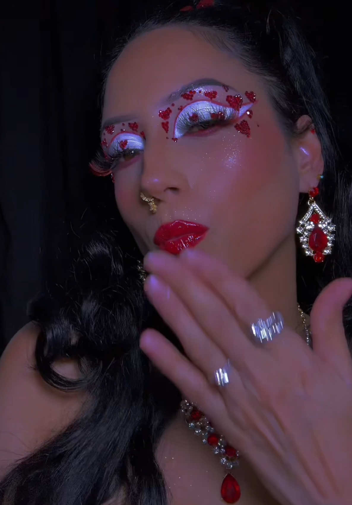 Have you ate today #PrincessJasminemua #makeuptransition #valentinesdaymakeup #heartmakeup #makeup 