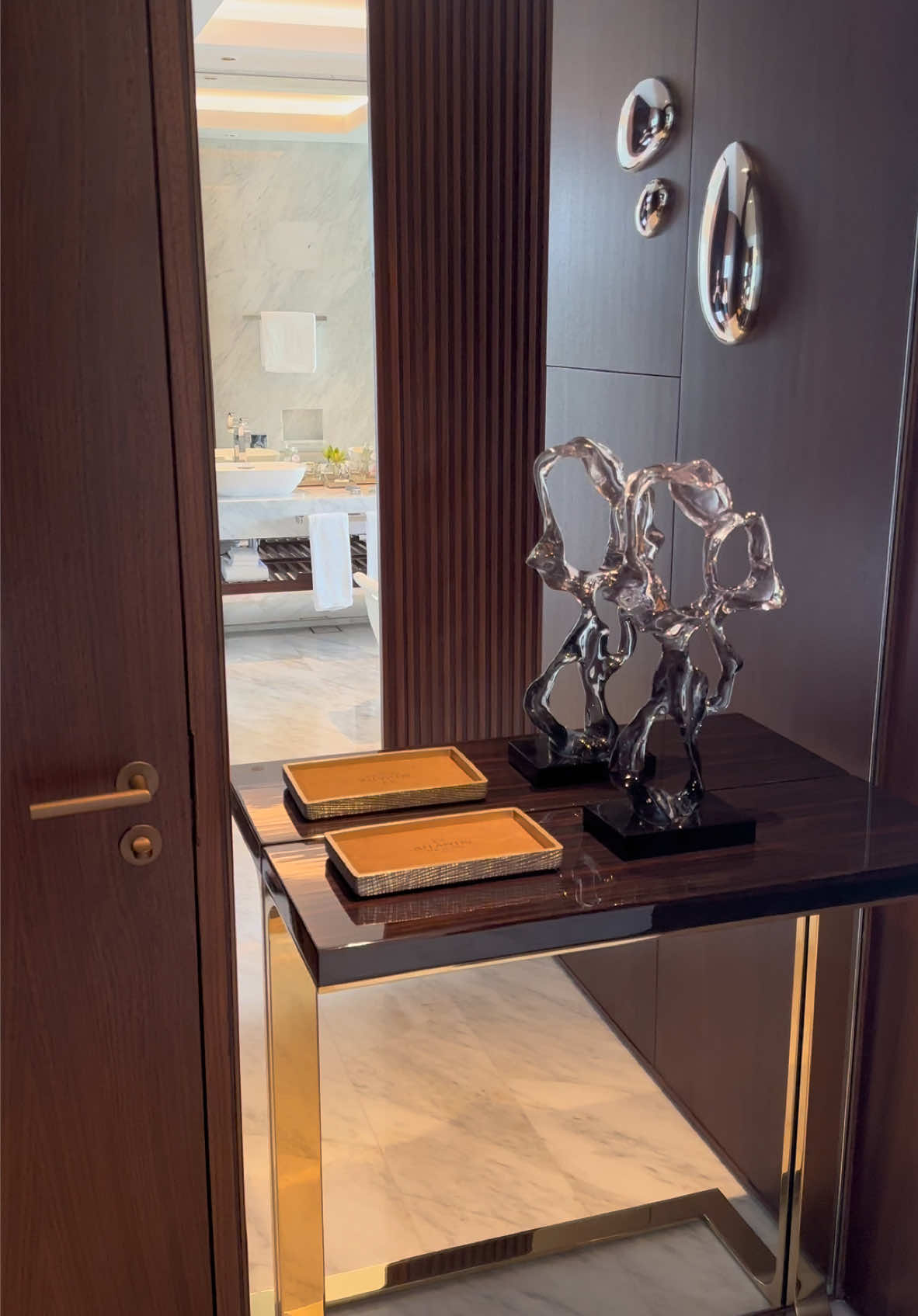 #creatorsearchinsights #dubai #atlantistheroyal #RoomTour #luxury 