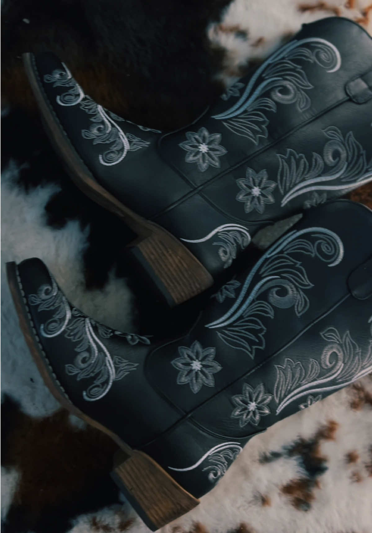 Grab them before they sell out!! #foryou #foryoupage #boots #cowgirlboots #bootseason #bootscootinboogie #linedancing 