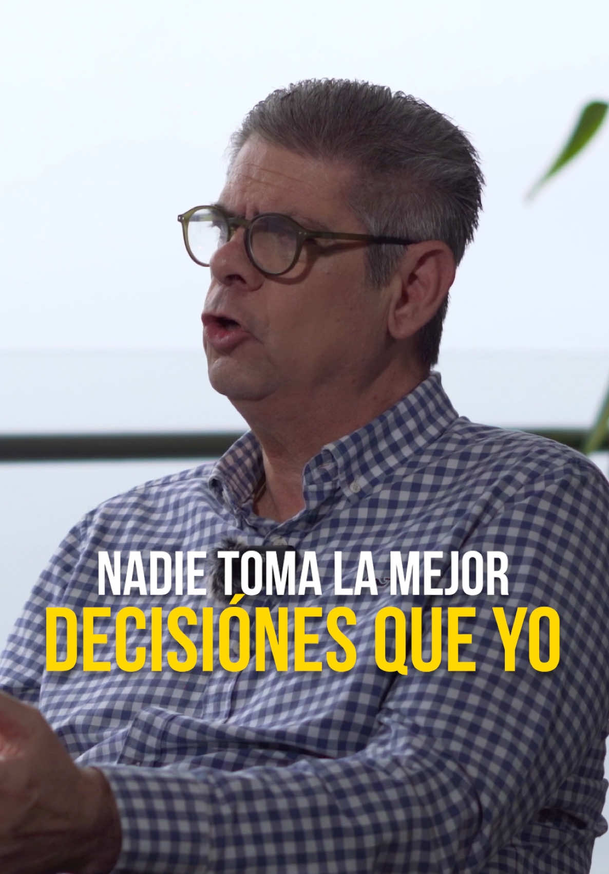 🔴 Los 5 errores más comunes en empresas familiares Muchos negocios familiares cometen los mismos errores una y otra vez… ¿Cuáles son y cómo evitarlos? 🤔 🎙️ Pablo Montalbetti S. lo explica en este adelanto del podcast. No te pierdas el episodio completo, ya disponible en YouTube y todas las plataformas. 📲 Mira el Podcast completo aquí: https://youtu.be/dTwYNLJbdIg ⏰ Accede a contenido exclusivo anticipadamente en: www.letsgrowthup.com #EmpresasFamiliares #Podcast #Liderazgo #Directorio