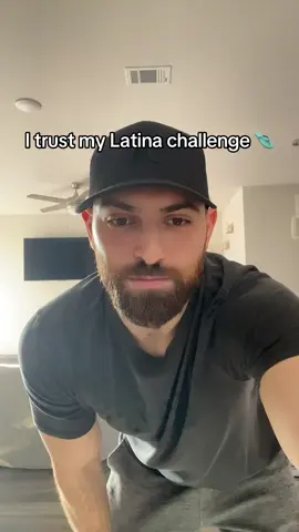 That chancla is heat-seeking 🩴🚀🤣 #latina #couplecomedy #español ##couplegoals #chancla