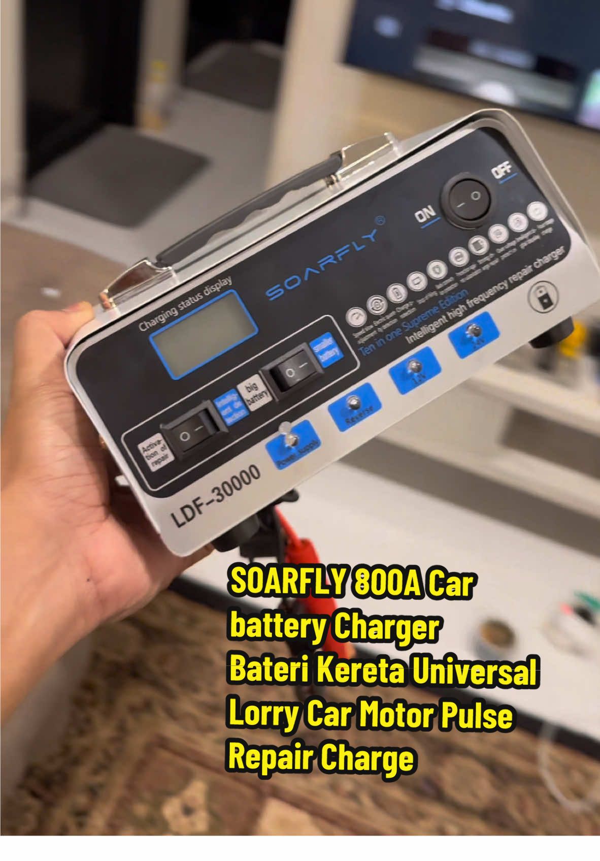 SOARFLY 800A Car battery Charger Bateri Kereta Universal Lorry Car Motor Pulse Repair Charge Pengecas Bateri 3Pin Plug 2Crocodile Clip 12V 24V#carbattery #baterrycharger #carjumper #casbaterikereta #keretarosak #CapCut 