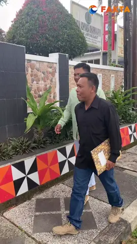 Gabungan Aktivis Pemuda Anti Korupsi Indonesia resmi melaporkan dugaan korupsi Pemerintahan Pekon Sukajaya Kecamatan Pagar Dewa Kabupaten Lampung Barat pada Senin 03 Februari 2025. Aktivis Pemuda Anti Korupsi Indonesia Sawaldi mengatakan laporan itu resmi dilayangkan hari ini  kepada Kejaksaan Negeri Kabupaten Lampung Barat. Sawal menjelaskan laporan tersebut berdasarkan hasil temuan dilapangan oleh tim investigasi dan beberapa laporan dari masyarakat yang menemukan adanya dugaan markup penggunaan dana desa dari tahun 2022-2024. Bukti bukti dilapangan dan data data serta keterangan saksi yang sudah kita rekam serta kita taruh di flashdisk juga sudah kita serahkan kepada kejaksaan negeri Kabupaten Lampung Barat,terangnya. Karena kami adalah lembaga sosial kontrol,inilah tugas kami mengawal dan mengawasi pembangunan yang ada dikabupaten Lampung Barat,tegasnya. Apabila ada tindakan melawan hukum yang dilakukan oleh pemegang jabatan tentunya kami tidak akan tinggal diam,tegas Sawal. Terpisah Bambang Irawan selaku ketua LSM Pembinaan Rakyat Lampung yang ikut mendampingi pelaporan mengatakan 