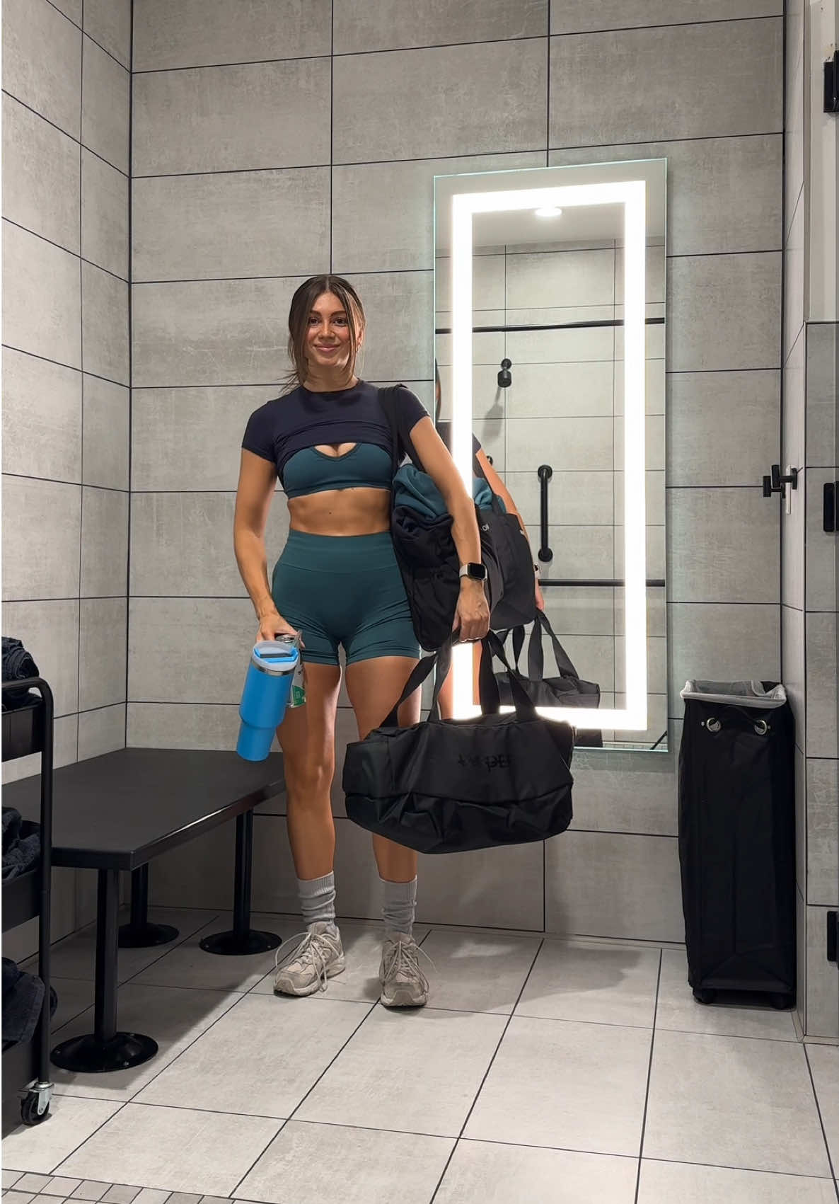 Anotha one👏🏼 Fit is @Oner Active @KrissyCela #creators #thisandyap #oneractive #womeninfitness #gymfit 