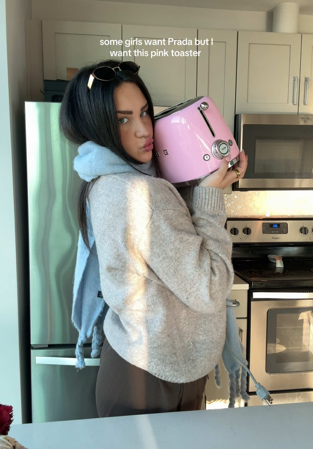 And that’s on free will 😌🎀 (Prada would still be cool) #consumer #smeg #smegtoaster #unboxing #forthegirls #kitchen #girlyaesthetic #girlyvibes #apartmenttherapy 