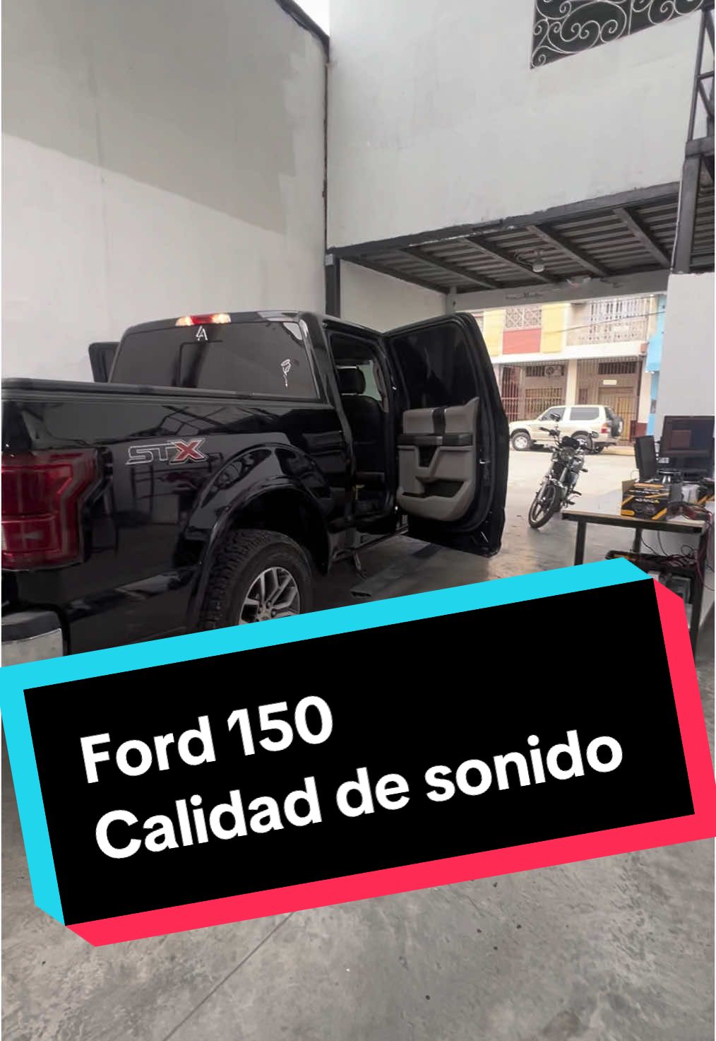 🚘 AUDIO INTERNO FORD F-150 🔊 🎶 4 Coaxiales en puertas 🔊 2 Bajos en caja  🔥 1 Medio + 1 Tweeter ah cada lado de la caja de bajos  ⚡ 2 Amplificadores (Monoblock + 4 Canales) 🔌 Cable automotriz + Instalación completa 💥 Sonido nítido y frecuencias bajas contundentes 📍 Guayaquil, Ecuador 📞 09-9685-6126 🛠️ Lujocar JCL – Sonido y Accesorios Automotrices #FordF150 #CarAudio #BassPower #FrecuenciaBaja #AudioCarEcuador