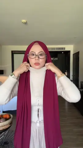 Styling tips for 2M shawl from Farah Deluna❤️ #fyp #tiktokshopsg #muslimtiktok #HijabFashion #tudungtutorial #hijabtutorial #hijab 
