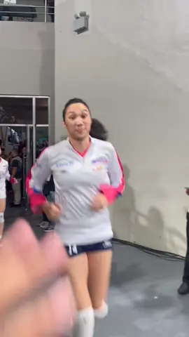 Bohol to MNL 💖 Finally nakita na sila ng malapitan. Patron seat A 💖 #pvl2025 #philsportsarena #creamlinecoolsmashers #volleyballplayer #fypage 