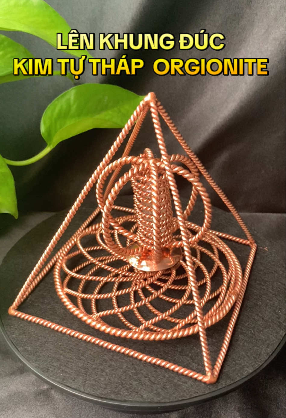 Khung đúc kim tự tháp Orgionite cho khách. #vongdongnangluong #Viettensor #vongnangluong #vongdong #5G #torus #tensor #kimtuthap #orgonite #Tensorring #Tensor #tanso #nangluong #orgonitepyramid 