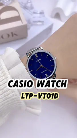 ✨ Casio LTP-VT01D-2BUDF ⌚ เรียบหรู ดูแพง ทุกมุมมอง! ✨ 💙 หน้าปัดสีเนวีบูล เพิ่มลุคหรูหรา สง่างามทุกโอกาส ⏳ Minimal Design ดีไซน์เรียบง่าย แต่ดูดีสุดๆ 💦 กันน้ำ 30M ใส่ล้างมือ ฝนตกไม่ต้องกังวล 🔗 ตัวเรือนและสายสแตนเลส แข็งแรง ใส่ได้ทุกวัน ไม่มีหลุดเทรนด์ ⌛ Quartz Movement แม่นยำ ไม่มีสะดุด 💼 ใส่ทำงานก็หรู ใส่ออกเดทก็เท่! ลุคไหนก็รอด 🔥 📌 #Casio #เรียบหรูดูแพง #นาฬิกาข้อมือผู้หญิง #MinimalStyle