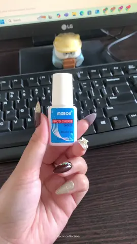 Pake lem ini kalo mau kuku tahan lama💅🏻💕 #lemkukupalsu #fakenails #tahanlama #buruanchekout #mxbon #fypシ゚ #fypシ゚viral #nails 