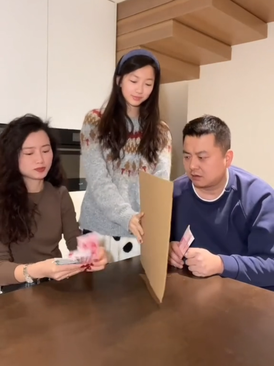 草率了一不小心上头了......#脑瓜子嗡嗡的# 结果出乎意料 #瞧这一家子 #couple #family #mydaughter #money #troll #haha #funny 
