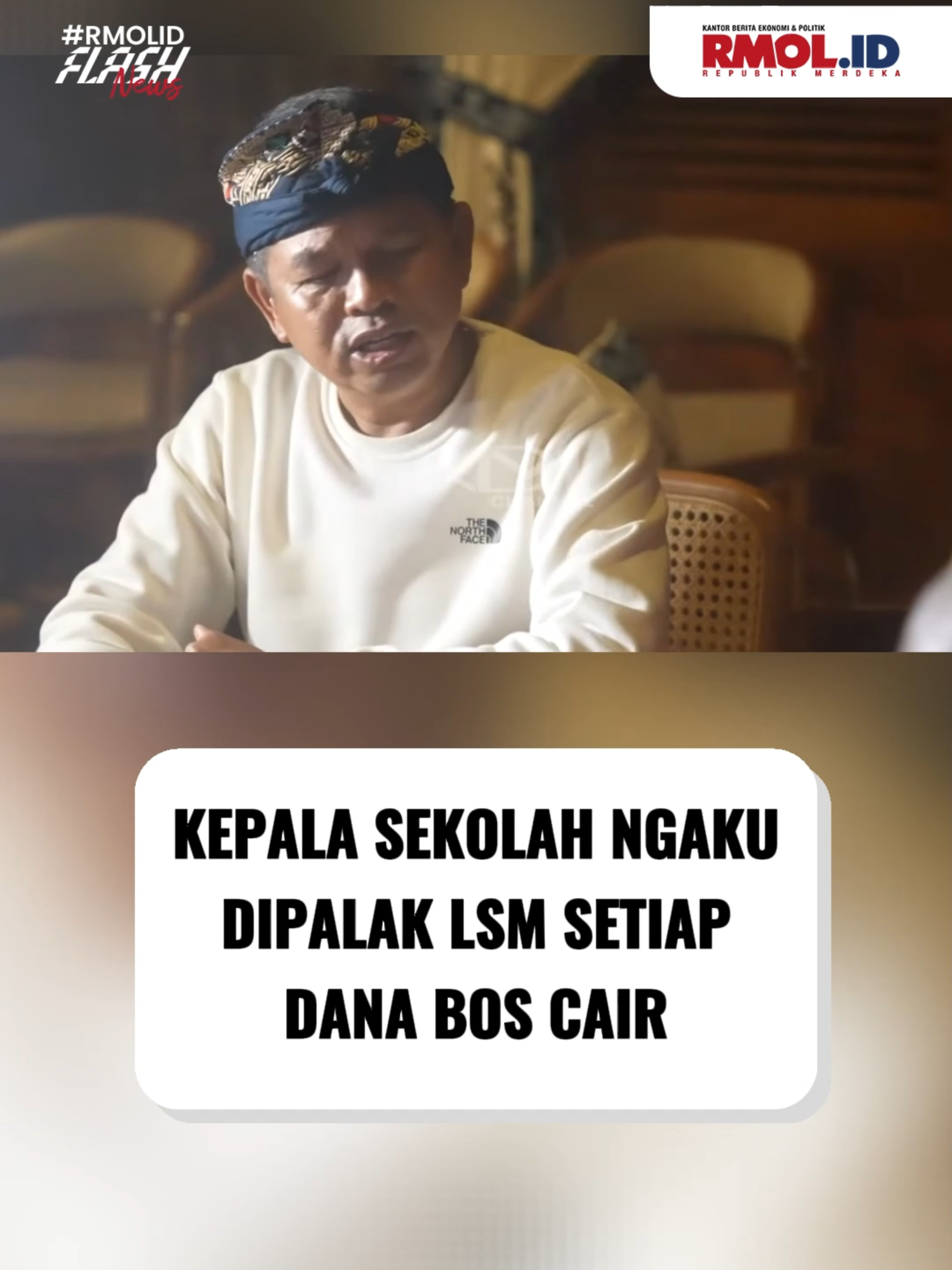 Kepala Sekolah Ngaku Dipalak LSM Setiap Dana BOS Cair  Sejumlah kepala sekolah di Jawa Barat mengadu ke Dedi Mulyadi.  Mereka mengeluhkan pemalakan dana BOS oleh oknum LSM dan wartawan.  Setiap pencairan dana, mereka dimintai uang dengan berbagai ancaman.  Bahkan, mereka sering dituduh maling jika menolak memberi uang.  Keluhan ini terlihat dalam video yang diunggah di YouTube Kang Dedi Mulyadi Channel.  Tiga kepala sekolah datang langsung ke rumah Dedi untuk curhat.  Mereka menyebut pemalakan terjadi di banyak sekolah di Jabar.  Jumlah yang diminta beragam, dari ratusan ribu hingga jutaan rupiah.  Pihak sekolah sulit menolak karena ada tekanan dari pelaku.  Dedi Mulyadi menegaskan akan mengambil langkah tegas soal ini. Video Editor: Andre Rangga #rmol #republikmerdekaonline #danabos #sekolah #dedimulyadi #gubernur #jawabarat #sekolah #LSM #kepalasekolah #curhat