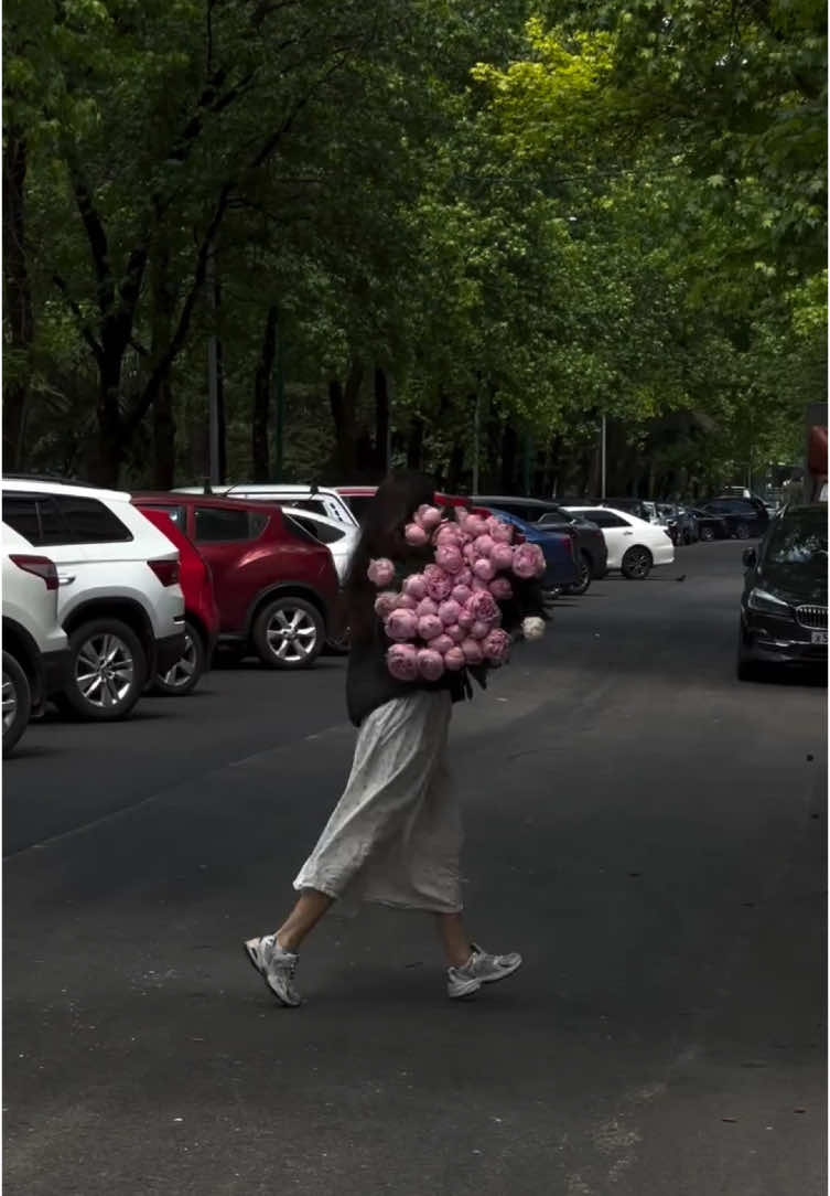 Mỗi ngày tôi sẽ tặng cho em một đoá hoa 🌸💐🫧💫 #teteflorist #hoa #hoatuoi #hoatuoihanoi #hoanhapkhau 