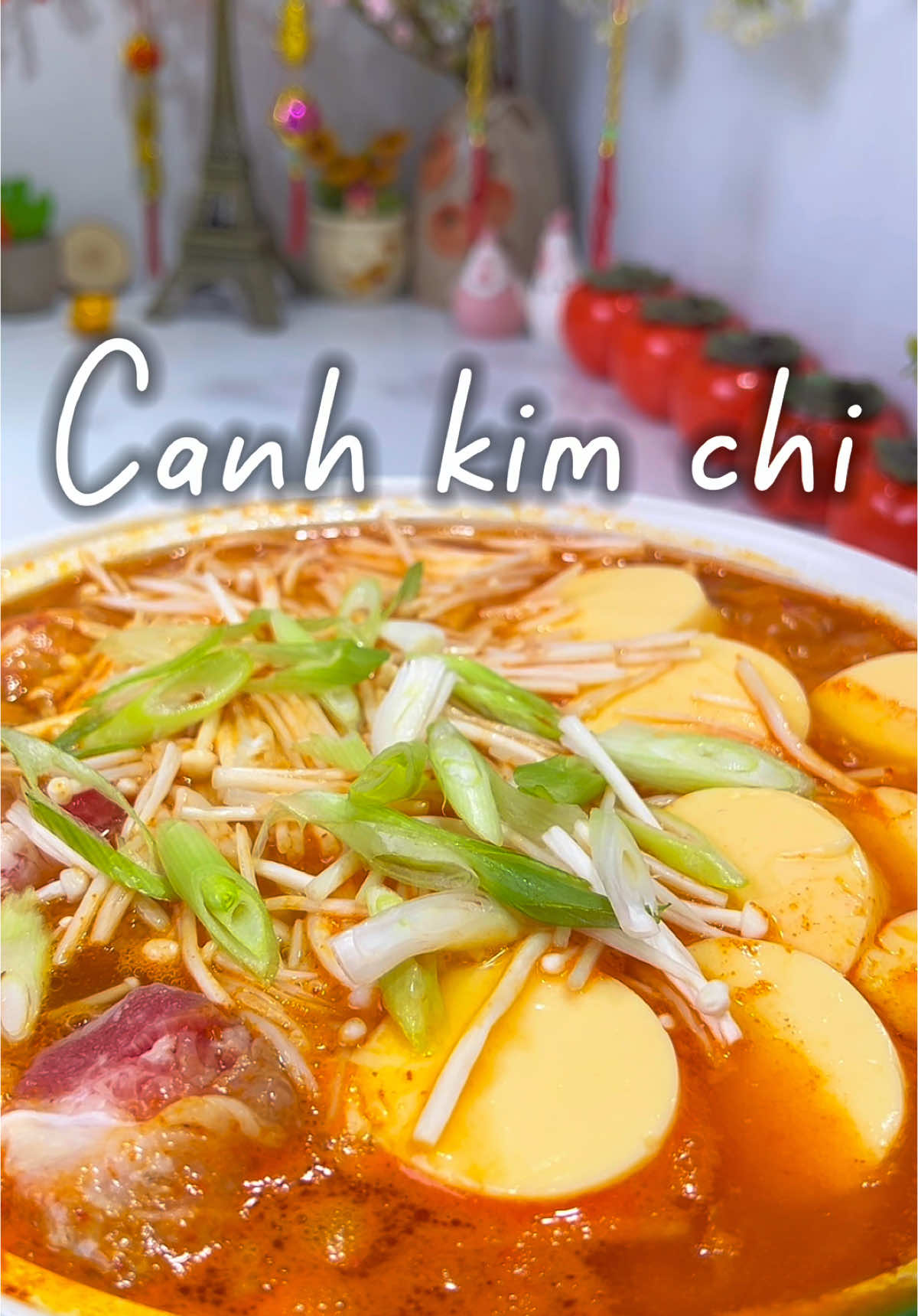 Nghỉ Tết dài quá quên cả thói quen dậy sớm, vẫn may là còn kịp nấu nồi canh kim chi lười cho con cái ăn cơm còn đi học. Nhìn nồi canh đỏ đỏ thấy hên hên rồi nha😄#HảoThíchVàoBếp #thíchvàobếp #thíchnấuăn #nấuăncùngtiktok #vaobepcungtiktok #monngonmoingay #canhkimchi 