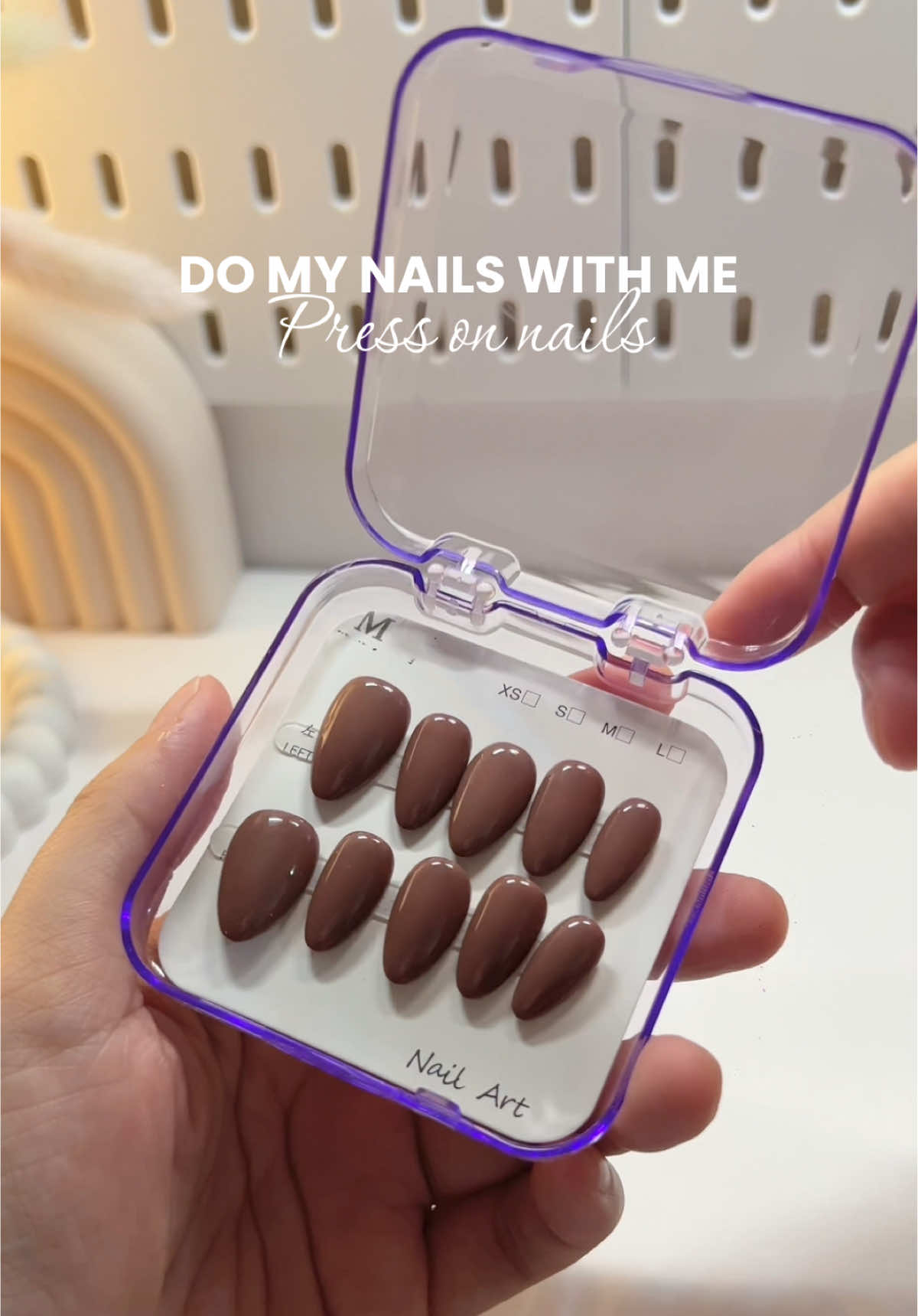 if u have matabang fingers like me, almond shape is perfect for us!! 😍 btw these are handmade press on nails.. so pretty! #pressonnails #handmadepressonnails #almondnails #fakenails #pressonnailstutorial 