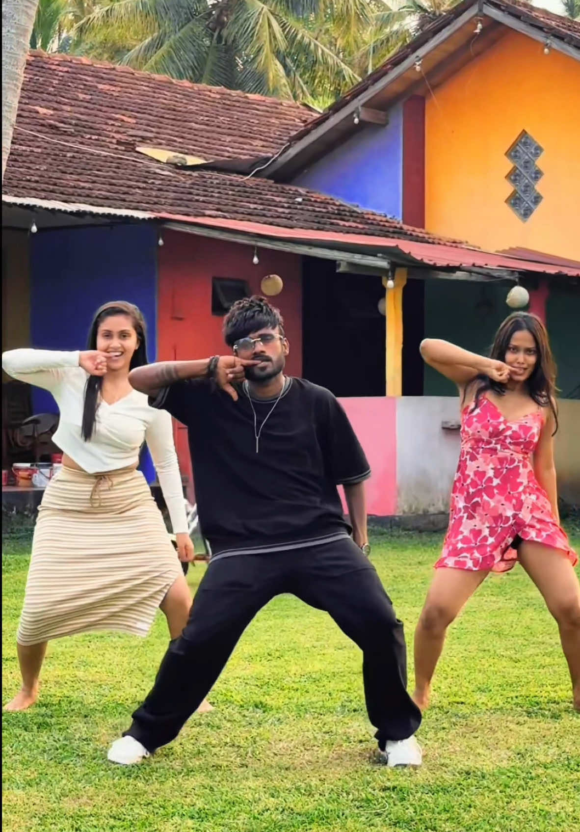 දැක්කද ඒක 🌚😍 Official DC : Oshan Liyanage 🙌 #oshanliyanagedance #napurukolla #shenmahesh #fyp #fypシ゚ #viral #trending #foryou #foryoupage #dancechallenge #sinhalasongs #sinhalarap 