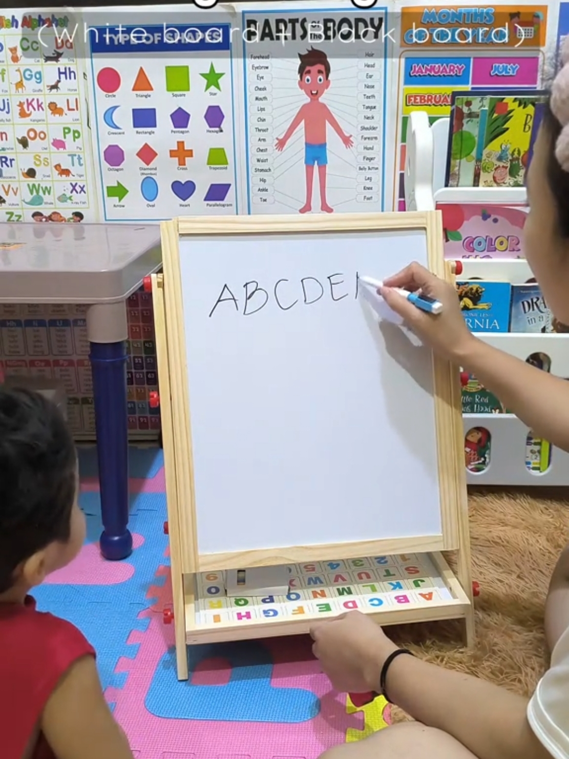 Maganda at matututo Dito ang mga anak natin magsulat mga mommy double purpose na to may white board at black board na #learningwritingboard #whiteboardwithstand  #woodenwritingboard  #woodenboard 