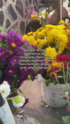 Ketika dia mampu memberimu segalanya,maka yang tidak kamu dapatkan adalah waktunya.