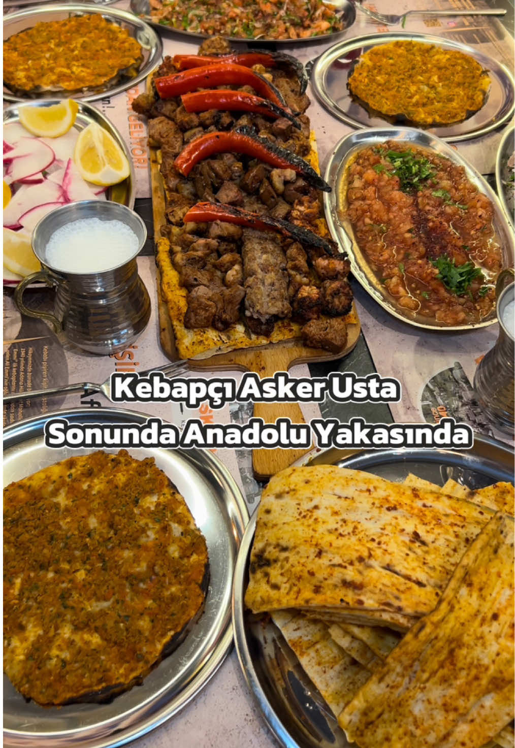 reklam (marka ismi verdiğim için) İstanbulun favori kebapçılarından biri olarak gösterilen @kebapciaskerusta ümraniyede şube açtı. Adanaya girmeden adana lezzetlerini burada deneyebilirsiniz  🚇ulaşımı çok kolay m5 metro hattı ile çakmak durağında inip 5 dakika yürüyerek ulaşabilirsiniz  📍saray, site yolu cad. No3 ümraniye/istanbul Adana kebap :430 ₺ Yağlı kara: 490 ₺ Uykuluk: 430 ₺ Cila :520 ₺ Lahmacun :90₺ (Fiyatlar değişiklik gösterebilir) #mekanönerisi #mekan #mekanönerileri #keşfetmekan #mekankeşfi #kebapçılar #adanakebap