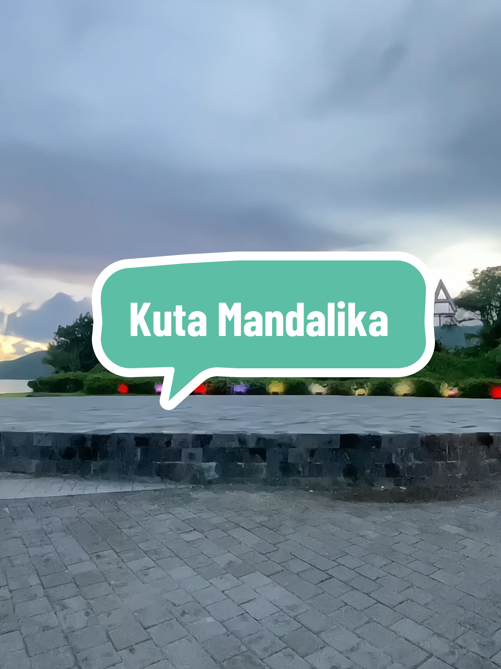 Kuta Mandalika sore hari #kuta #mandalika #mandalikacircuit #sore #sunset #pantai #wink 