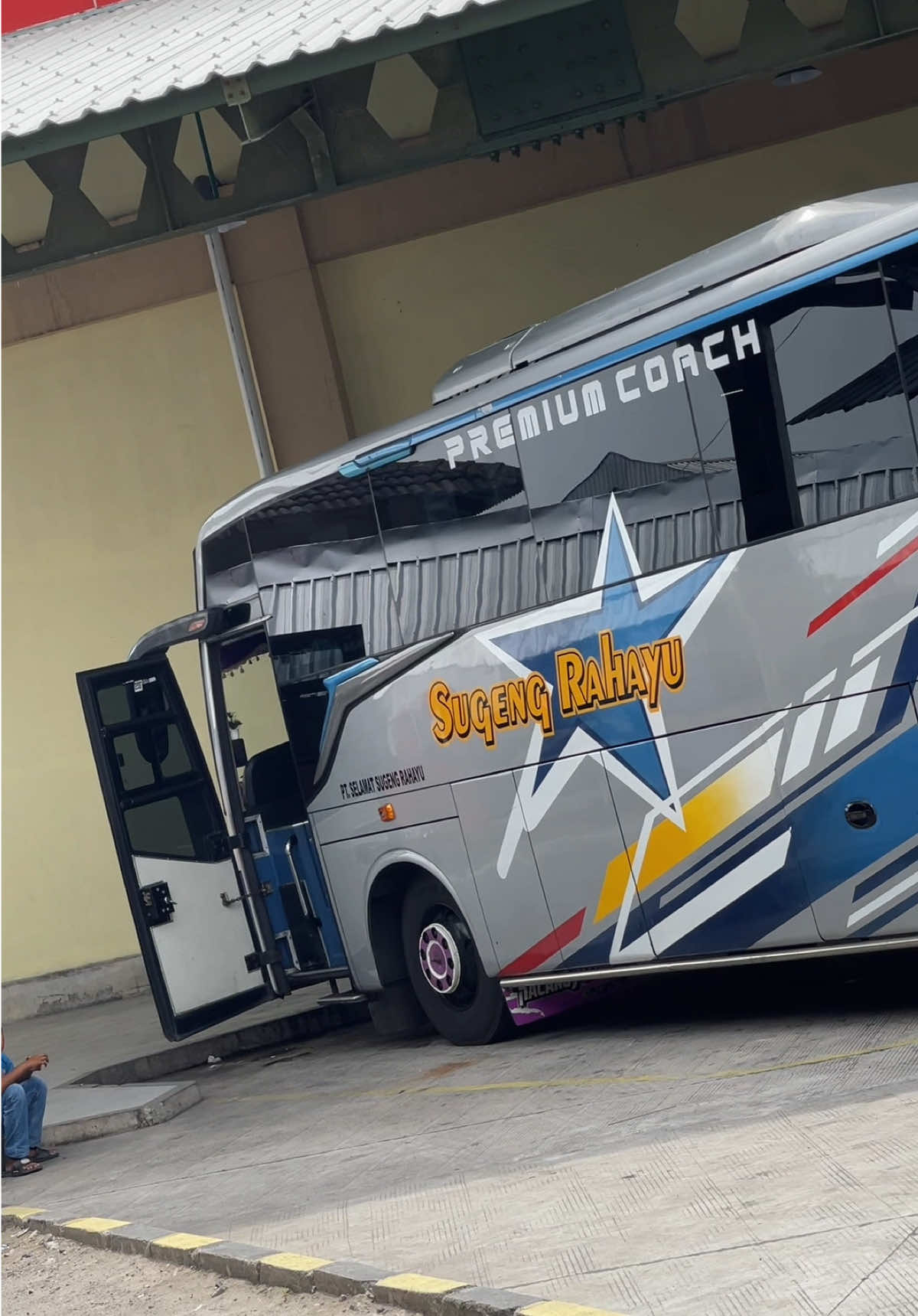 bumiayu dituju😎🤙 #sumbergroup #jatimanraceway #sugengrahayu #sugengrahayugroup #xyzbca #4u #fyp #sumbergrouplovers🤗🐬 #sumbergroup🐬🐬 #cinematicbus #ngawi #ngawi_ramah #selatanraceway 