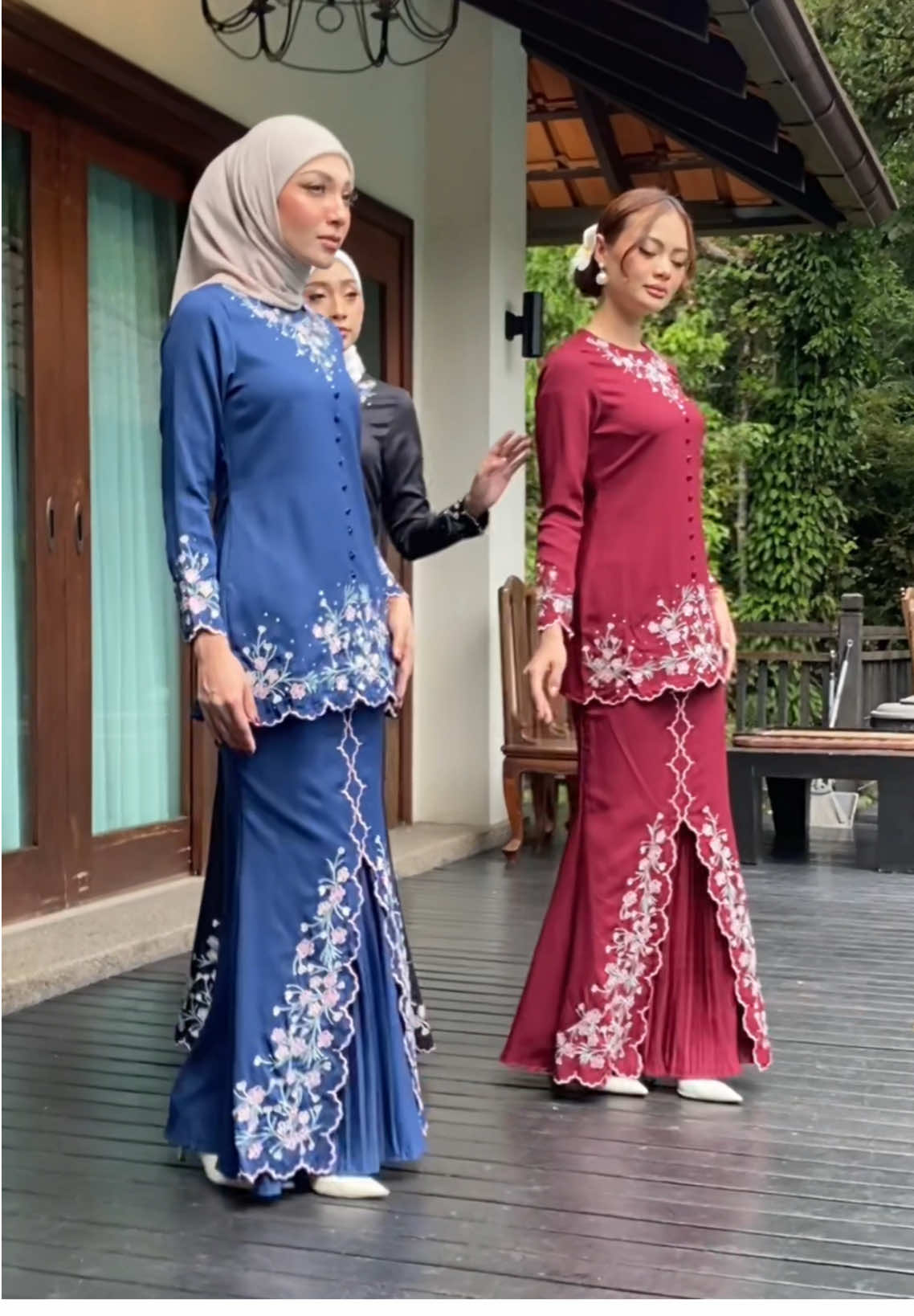 Ada yg tanya takde colour BURGANDY ke? Mesti lah adaa ni hah BURGANDY MAROON kita. Jumpa Jumaat ni 8am LIVE kita tau😘 SAVE THE DATE 07.02.2025 | 0800am #bajuraya #bajukurungcantik #bajuraya2025 #bajurayamurah #bajukurunglawa #raya2025 #bajukurunglawa #khairulaming #bajusedondon #bajusedondon2025 #bajurayasedondon #bajurayasedondon2025 