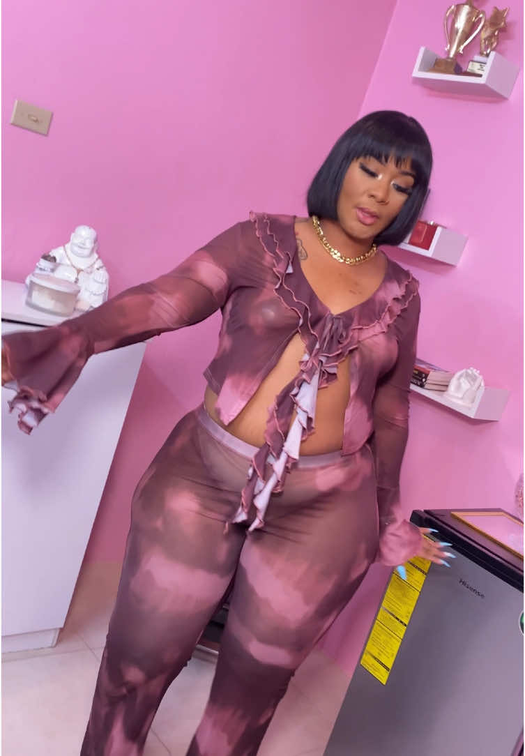 “FLAUNT IT” 2PC PANTS SET  ✨PRICE: $340.00 ✨SIZES: 1XL TO 3XL  🔆MODEL WEARING 1XL‼️ 🔆ONLY COLOUR AVAILABLE ‼️ 🔆 MEDIUM TO HIGH STRETCH‼️ TO PURCHASE WHATSAPP 1-868-387-6304  #plussize #fashion #plussizefashion #plussizebeauty #trendyoutfits #trendy #brunch #girlsnightout ##datenight #dinnerl#baddie #baddieoutfits #plussizebarbie #hottie #sexy #trinidadandtobago #lavishcurves 