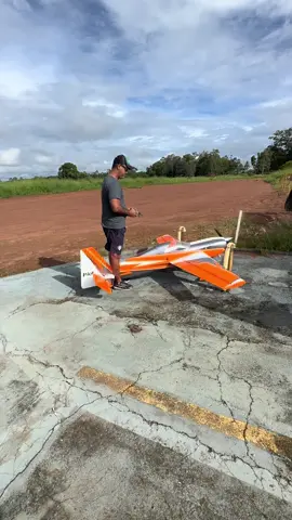 Laser 35% #aeromodelismo #brasil #aviao #aeromodelos #aeromodelos #aeromodelo #aviaodebrinquedo #aviaodecontrole 