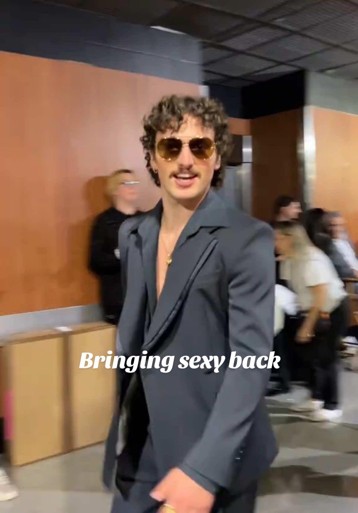Bringing SEXY back🔥 #bensonboone #grammys #grammys2025 #lookinggood #swag @Benson 