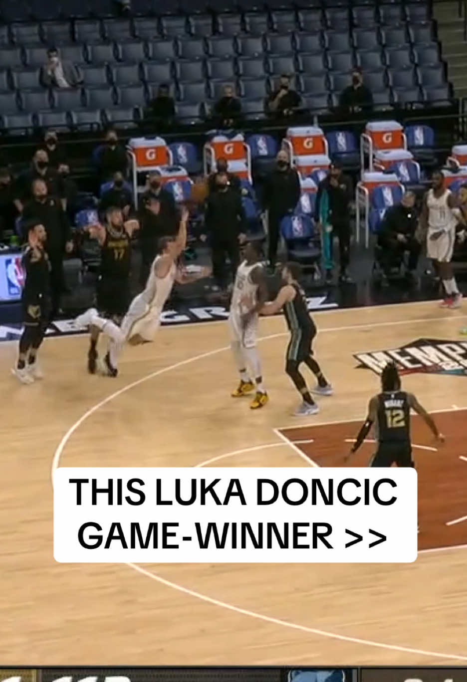 How did #LukaDoncic make this⁉️ #mavericks #gamewinner #NBA #basketball 