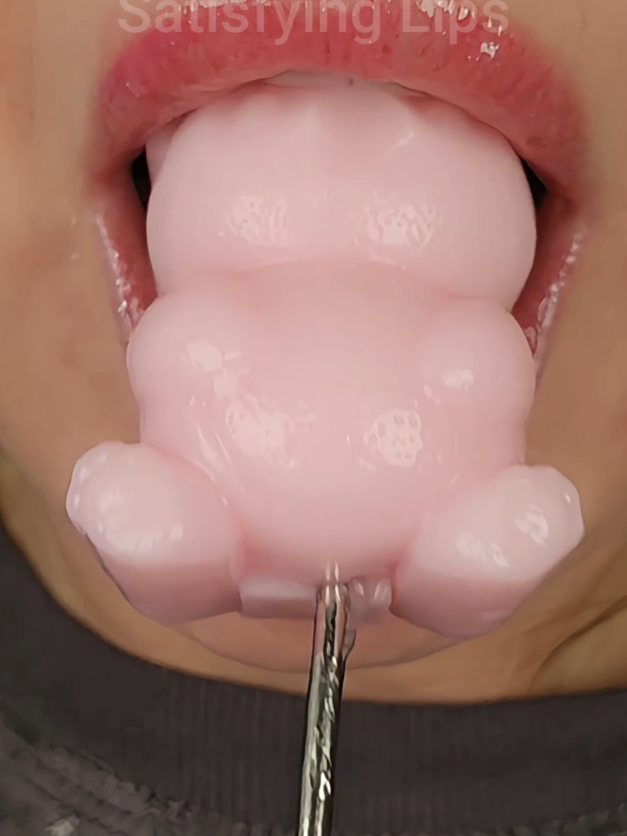 ASMR Satisfying Eating Jelly Bear 🐻 #emojichallenge #asmrvideo #satisfyinglips 