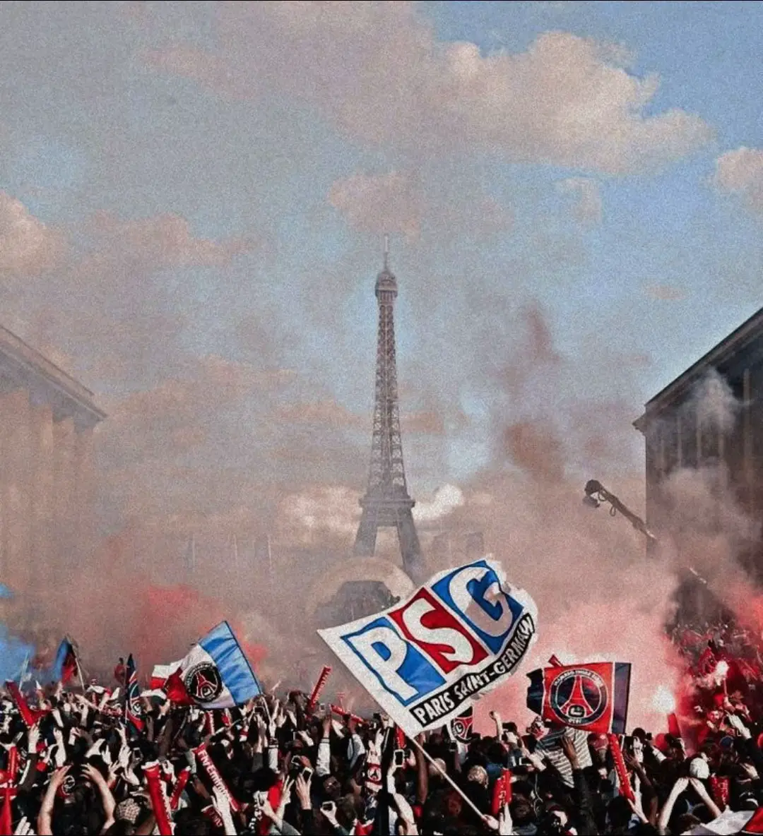 Merci aux ultras parisiens de faire briller notre magnifique Parc des princes  #ICICESTPARIS #PSG #fyp 