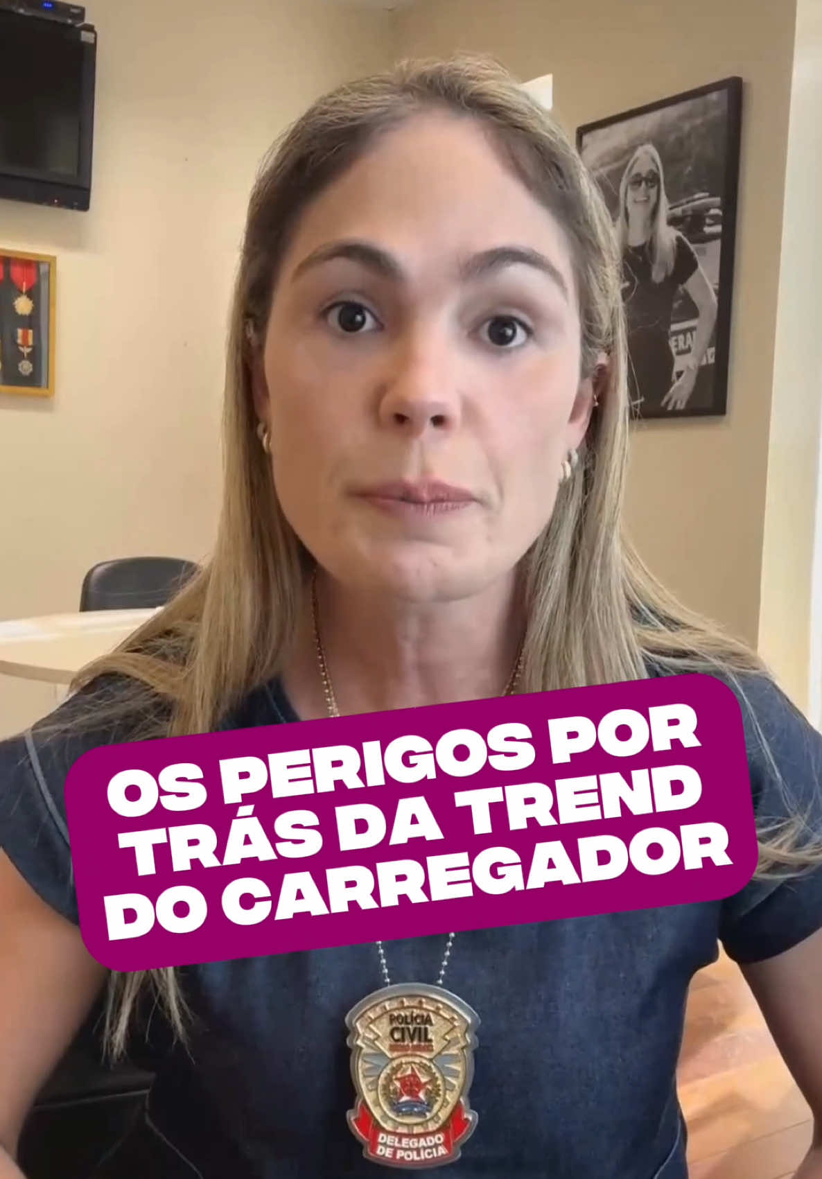 🚨 ALERTA PARA OS PAIS! 🚨 Se seu filho usa redes sociais, fique atento! Uma nova trend está viralizando entre crianças e adolescentes: vídeos de carregadores. Parece inofensivo, mas criminosos podem se aproveitar disso para abordar menores, ganhar confiança e depois fazer chantagens. ⚠️ O perigo está onde menos se espera! Pedófilos e aliciadores observam essas postagens e usam o conteúdo para manipular e ameaçar jovens. 🔎 O que fazer? ✅ Converse com seus filhos sobre os riscos da internet. ✅ Monitore o que eles postam e com quem interagem. ✅ Ensine a importância da privacidade e do que pode ser um sinal de perigo. A internet não é terra sem lei. Proteção começa com informação! Compartilhe esse alerta e ajude a manter nossas crianças seguras! 🚫  #carregador #protejaseusfilhos #infancia