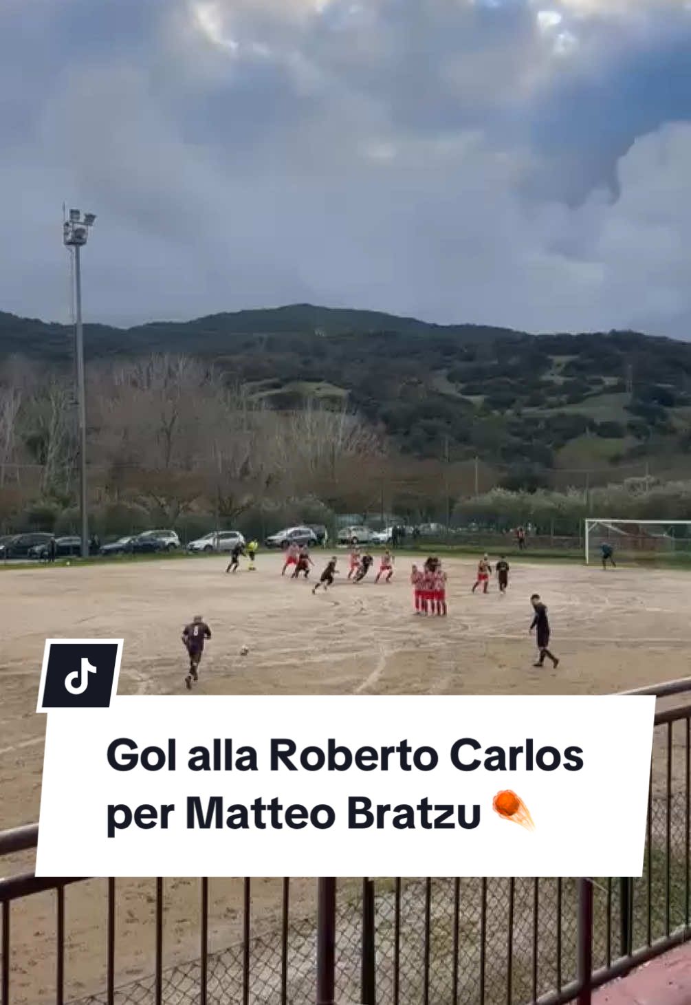 Lo spettacolare gol nel match tra Polisportiva Allai-Borore, gara del girone E nella seconda categoria sarda. ⚽️ #calcio #robertocarlos #sardegna 