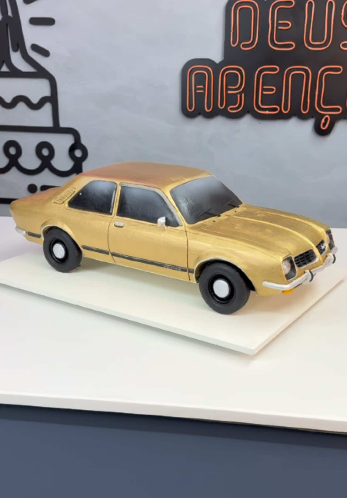 O Chevette mais famoso do Brasil virou bolo! 🍰🚗 #bolo #fyp #cake #carro #chevette #art #confeitaria #arte #car 