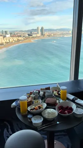 Breakfast with a view 🌊 #barcelona #fyp #hotelW 
