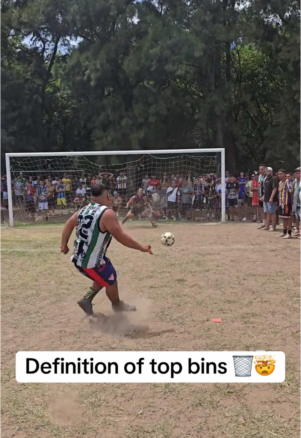 Bro got the TOP TOP bin 😭👏🏽 now that’s how you score a pen 🎯  (Via IG: @tycdelpotrero) #golazo #goal #topbins #footballtiktok #football #futebol #futbol #aura #Soccer #soccertiktok #him #footy #risingballers #defender #header #w #goal #golazo #wonderkid 