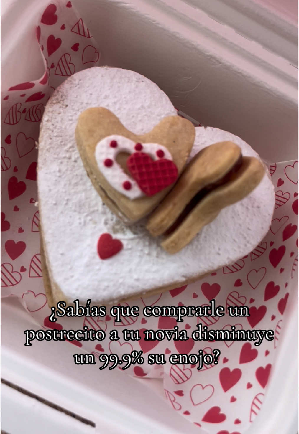 ¿Quieres verla feliz? 💘 Sorpréndela con nuestros deliciosos postres, un dulce detalle siempre es la mejor opción ✨ Síguenos en Instagram y obtén un 10% de descuento 💘 #postres #fyp #amor #parejas 