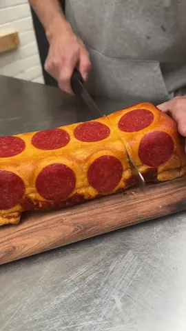 Deep-dish Pepperoni Loaf Pizza! Loafing around never tasted this good 🧀🔥#fyp #tiktok #foryou #usa🇺🇸 