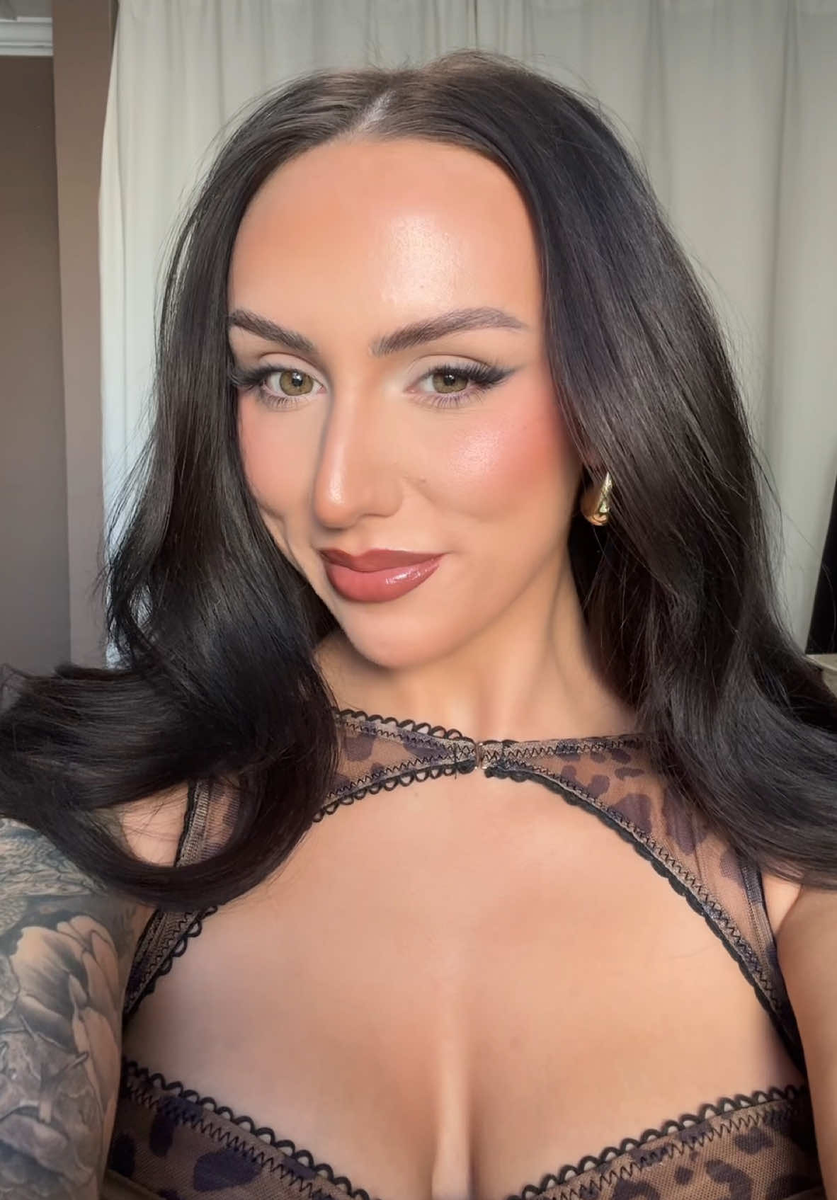 I’m a makeup girlie to my core 💅🏼💋💄♥️ #makeuptransformation #makeuptransition #softglam #fullglammakeup #BeautyTok #beautycontentcreator #canadiancontentcreator #meangirlsedit 