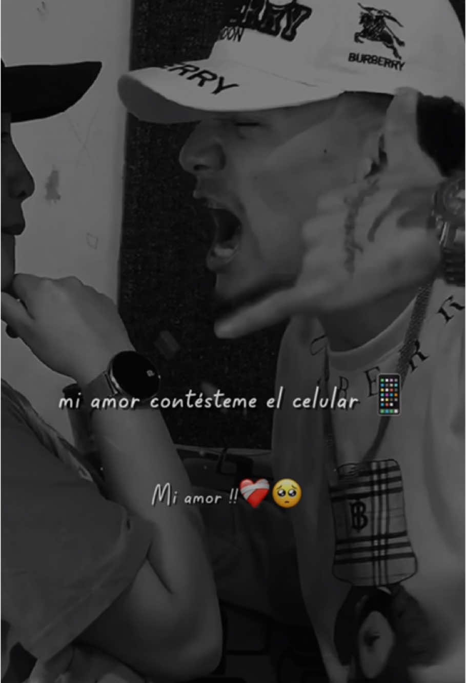 Mi amor ……contéstame el celular que la estoy llamando para decirle …si no me falla el corazón ♥️ 