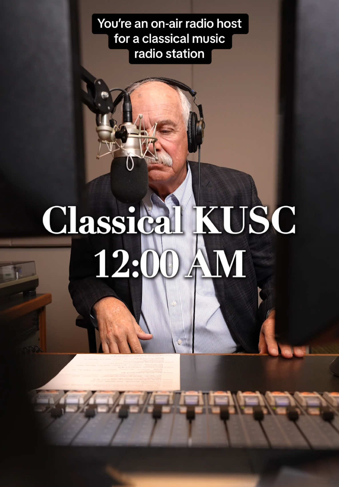 Late night radio 📻 🎙️JVD #classicalmusic #classicalmusictiktok #mozart  #radio #losangeles #la #socal #kusc #asmr 