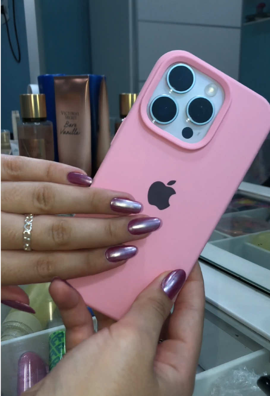 I’m obsessed 💅🏻 #iphone16pro #iphone #apple #unboxingvideo #unboxingasmr #fyp #girly #aesthetic #asmr #asmrsounds #fypviral 