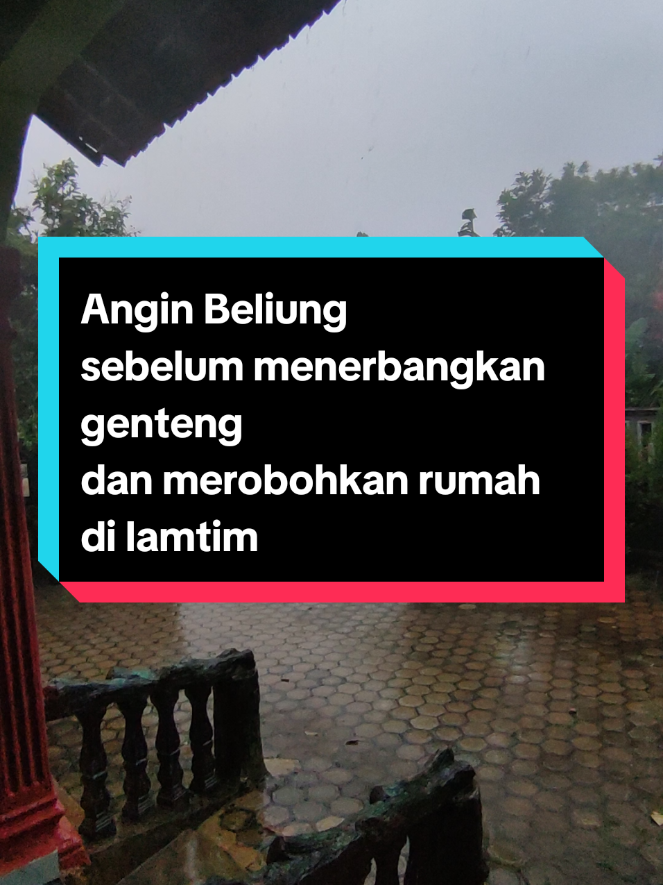 Angin beliung, sebelum menerbangkan genteng dan merobohkan rumah di lamtim #reels  #fyp  #bencanaalam  #putingbeliung  #lampungtimur 