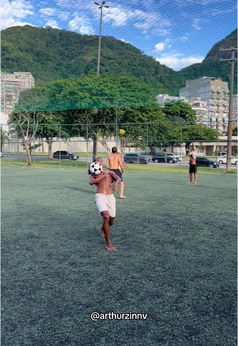 Tenho certeza que todos os brasileiros jogam assim 🇧🇷🤣 #altinha #futebol #fyp #foryou #brazil 